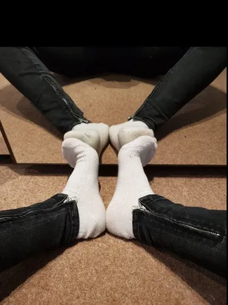 OnlyFans account  ugly_small_feet header 2