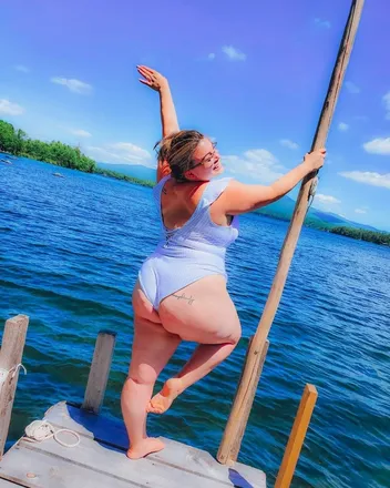 OnlyFans cuenta confidencewithmarie header 2