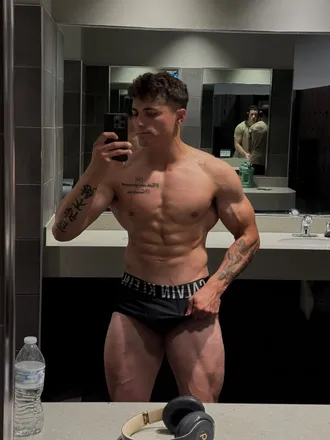 OnlyFans cuenta u552557936 header 2