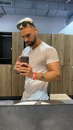 OnlyFans cuenta ron_aesthetics header 2