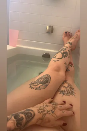 OnlyFans cuenta lucyfern20 header 2
