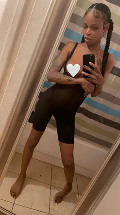 OnlyFans cuenta prettymuh header 2