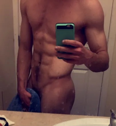 OnlyFans account  breckless header 2