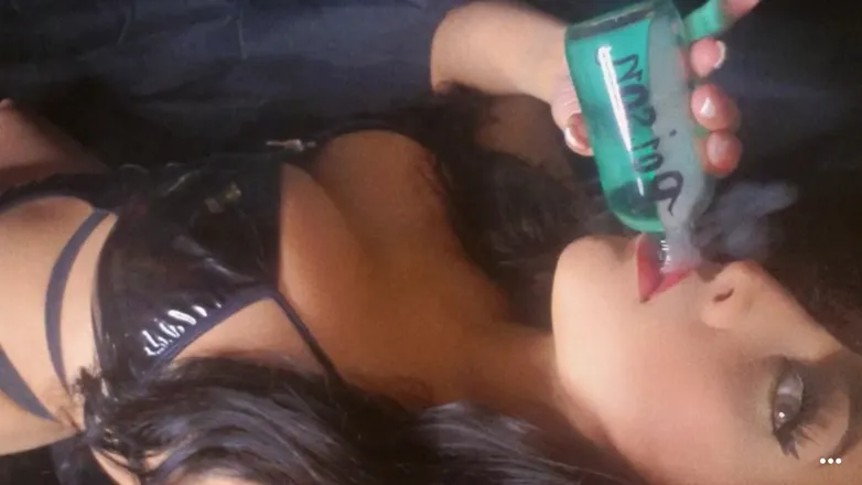 OnlyFans cuenta pleasurepoison header 2