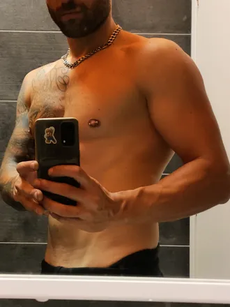 OnlyFans cuenta alexio90 header 2