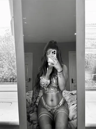 OnlyFans cuenta datbrunettebxrbie avatar 1