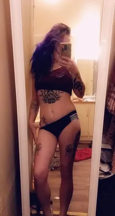 OnlyFans cuenta hippycrickett header 2