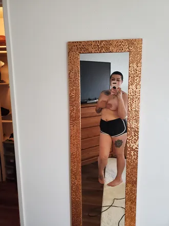 OnlyFans cuenta tastytorisweets header 2