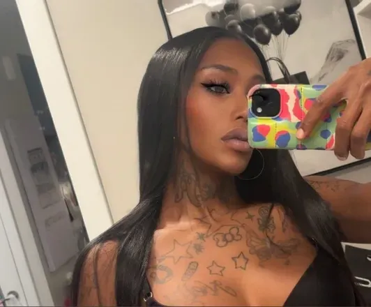 OnlyFans cuenta chaneltmonroe header 2
