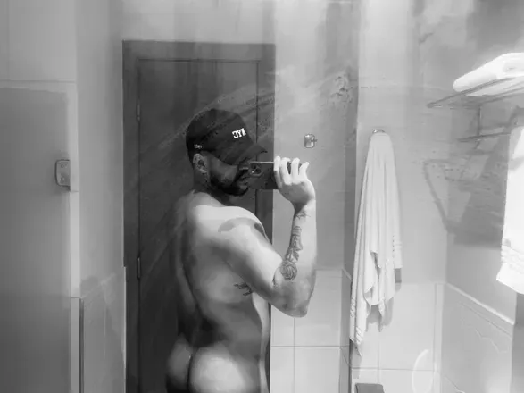 OnlyFans account  henriaguiarr avatar 1