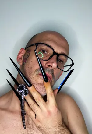 OnlyFans account  hungary_gay_nails header 2