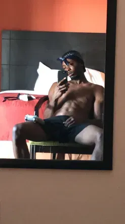 OnlyFans cuenta royalsnickers avatar 1