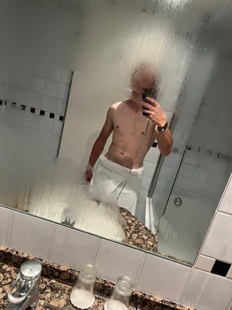 OnlyFans cuenta dercooledudevonnebenan header 2