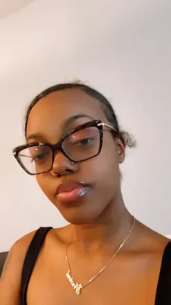 OnlyFans cuenta prettymsarie avatar 1