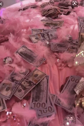 OnlyFans cuenta moneyyydee header 2