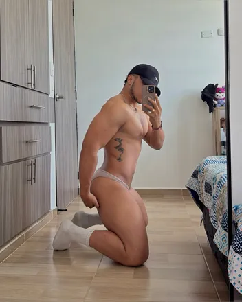 OnlyFans account  gio_kun header 2