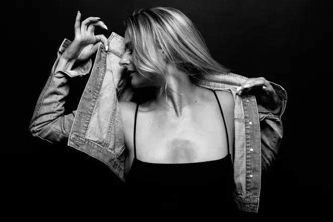 OnlyFans account  real_laurecourtellemont header 2