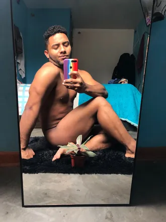 OnlyFans cuenta danielv7996 header 2