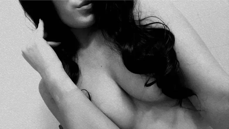 OnlyFans account  justanothergirlwithpeach header 2