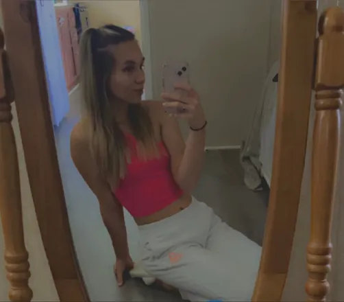 OnlyFans account  oliviaravenextdoor header 2