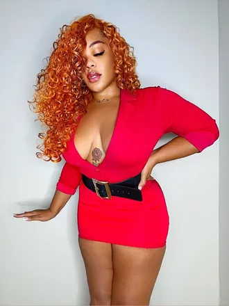 OnlyFans cuenta ririsplayhouse header 2