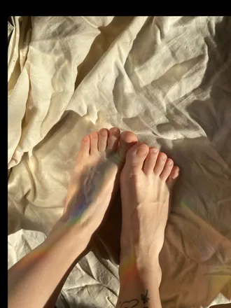 OnlyFans account  petitefeetfetishlover header 2