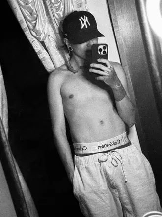 OnlyFans account  h0la_que_hacen avatar 1