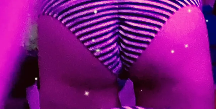 OnlyFans account  munchkinbombshell header 2