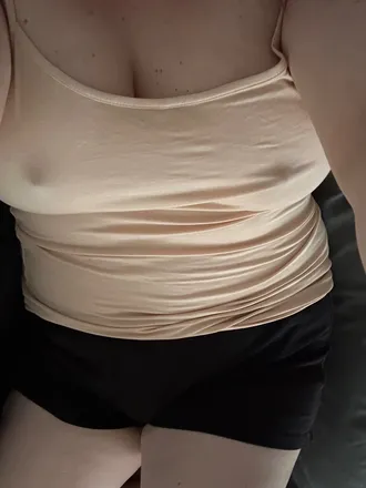 OnlyFans cuenta bustymom32 header 2
