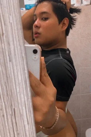 OnlyFans account  alvaradoisai header 2