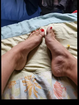 OnlyFans cuenta ryleescutetoes header 2