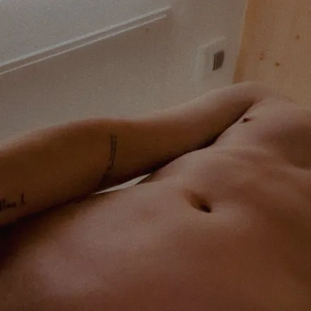 OnlyFans cuenta skinnik header 2