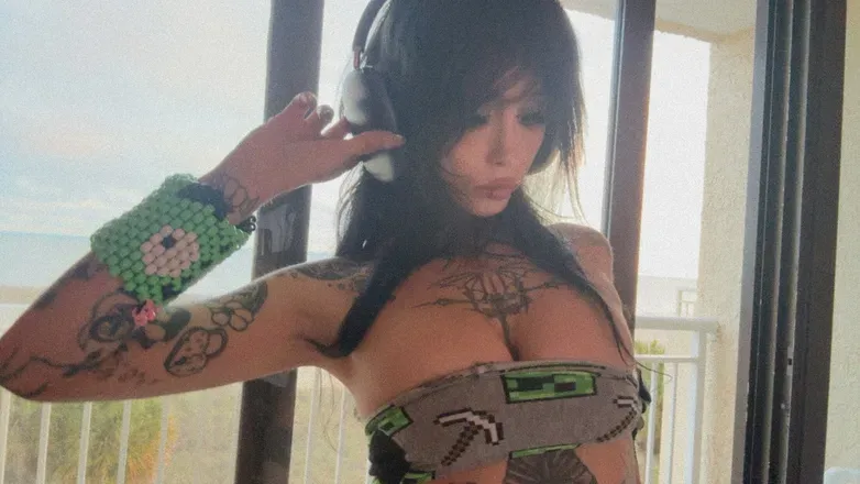 OnlyFans cuenta imzombiegirl777 avatar 1