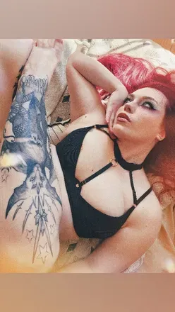 OnlyFans account  lovia header 2