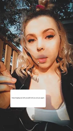 OnlyFans cuenta badstonerbunny header 2