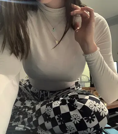 OnlyFans cuenta simplyelina header 2