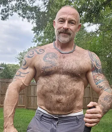OnlyFans account  musclebearmontreal avatar 1
