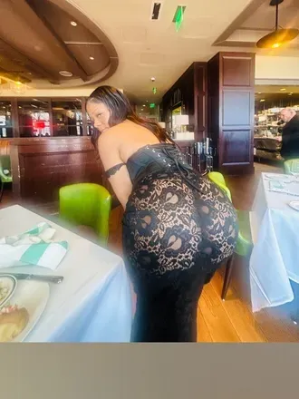 OnlyFans account  monealove6 header 2
