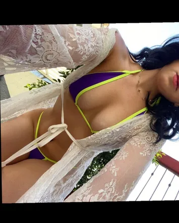 OnlyFans cuenta confiamiiasophia header 2