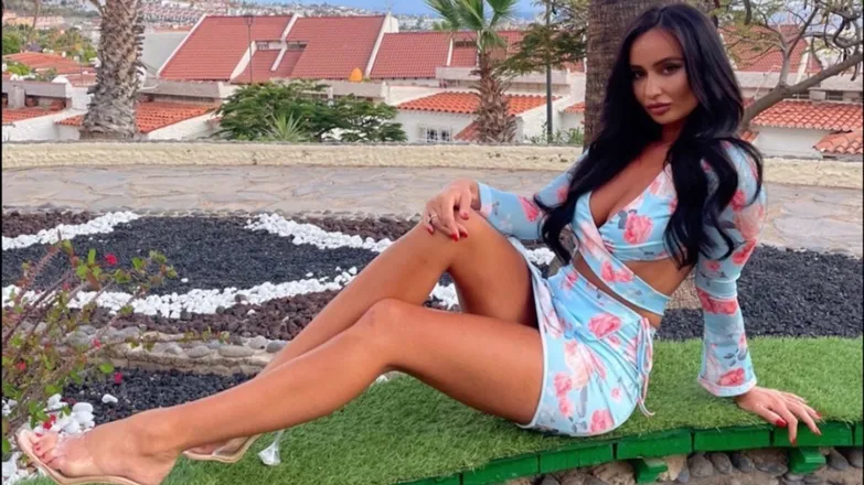 OnlyFans cuenta francescax7 header 2
