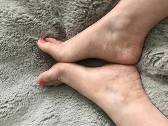 OnlyFans cuenta small_feet_treat header 2