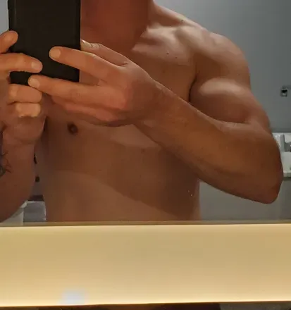 OnlyFans cuenta hungwell519 header 2