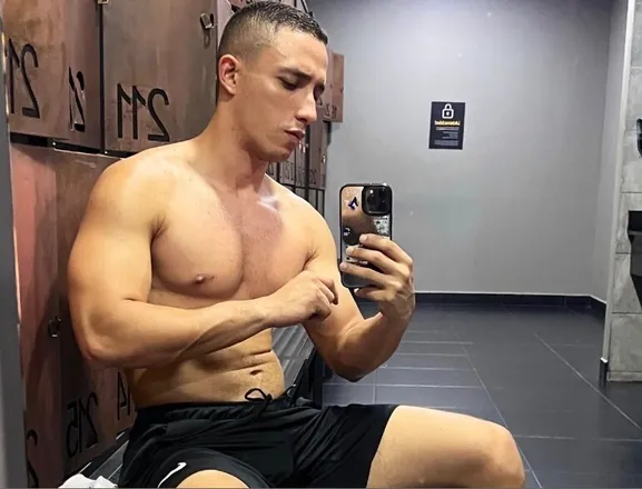 OnlyFans cuenta mike_f4f header 2
