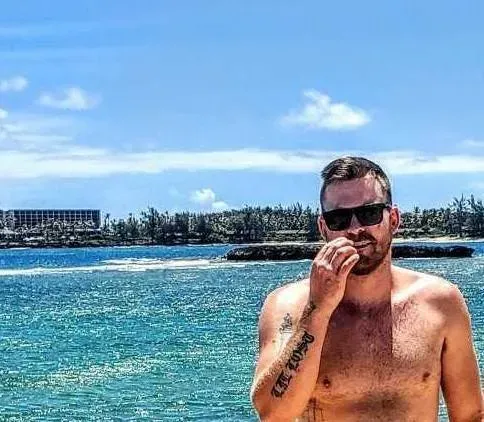 OnlyFans cuenta golden_dick805 avatar 1
