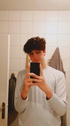 OnlyFans cuenta blueyescurlyhair header 2