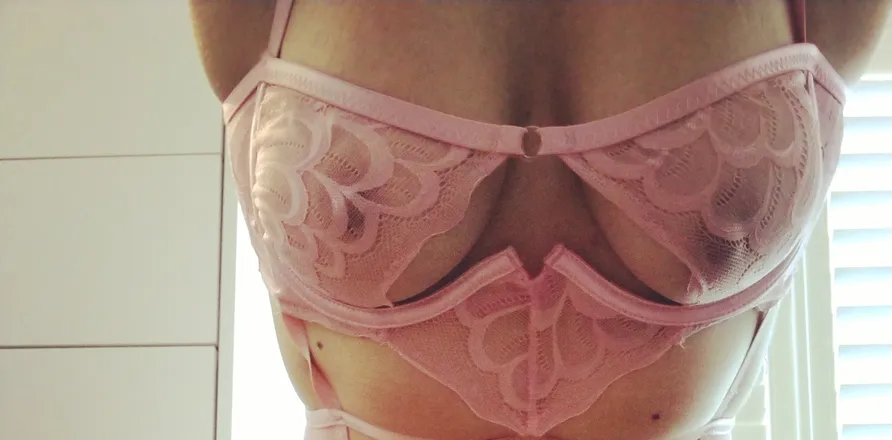 OnlyFans cuenta petal.xo header 2