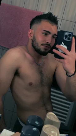 OnlyFans cuenta u215983037 header 2