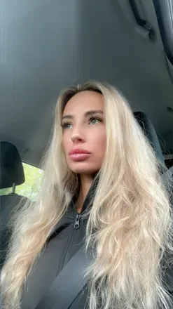 OnlyFans account  lippyqueen avatar 1