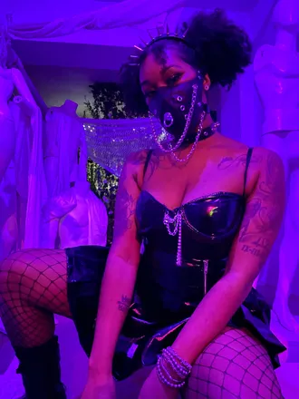OnlyFans cuenta shybutspicy header 2