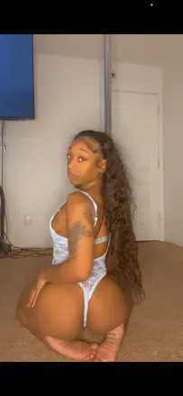 OnlyFans account  prettyfantasy613 header 2